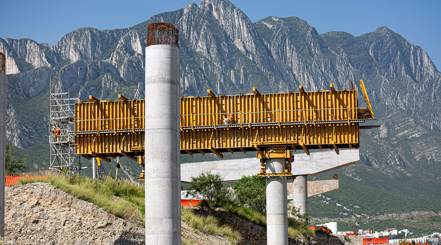 In the Viaducto Santa Catarina project, Ingetek supplied, fabricated, and installed the rebar for GP.